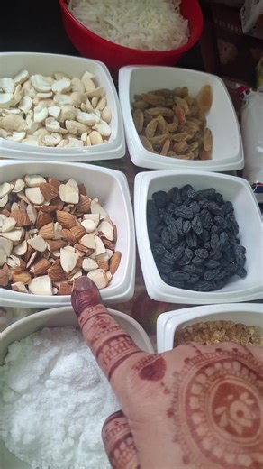 On Day 2124 of world’s largest live recipe show on #Amul’s Facebook page, join Hetali Panwala, HomeCook from Surat at 1:00PM as she prepares Winter Special - Gunder Mukhwas in our 15193 of #SimpleHomeMadeRecipes | Amul