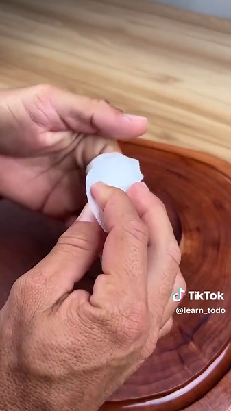 Put a Pad Under Your Armpit and See What Happens! #tips #lifehack #pad #homemade #fyp #usa #viral #foryoupage #foryou