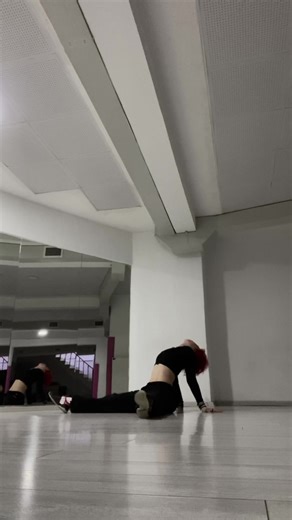 Exciting K-Pop Dance Performance with AOA