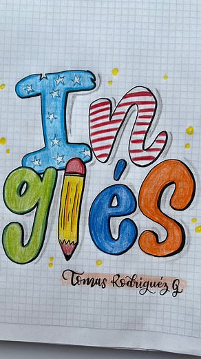 📔¡Echa un vistazo a estas increíbles ideas de portadas para tus cuadernos! 📔Comenzamos con un genial diseño para la portada de tu cuaderno de Inglés, realizado por Kathe @skrittura 🇨🇴 👉 Combina lápices de colores Jumbo, micropunta Technoliner y para cerrar bien bonito, el bolígrafo Jazz Noble. ¿Qué te parece? ✨ Durante toda la semana estaremos compartiendo ideas para que inspirarte a darle ese toque especial a tus cuadernos ¡Anímate! 🛒 Pide nuestros productos en todos los puntos de venta P