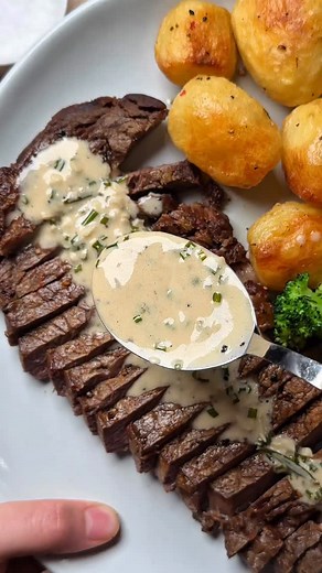 The perfect dinner doesn’t exi- make this 🤤 Full recipe is on my site, linked in bio 🫶🏼 Just search “steak” | Nutrientmatters