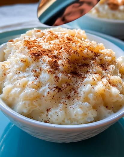 Creamy, sweet, and perfectly nostalgic! 🍚🥛✨ This Old-Fashioned Rice Pudding is made with tender rice, warm cinnamon, and a touch of vanilla — a classic comfort dessert that’s cozy, simple, and oh-so-satisfying! 😍 .............. Full Recipe in Coʍmеոτ 💬👇 | Donerecipe by Sarah