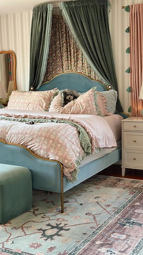 Lacey Farber on Instagram: "New @ruggable just dropped…into my bedroom.💙 Went with the blue beauty, but both had me in a chokehold. Maybe the yellow one for the pool house? 👀✨ 25% off all @ruggable Boho rugs today only✨ #ruggablepartner#ruggable #colorfulhome #bedroom #wallpaper #maximalistinteriors #bohohome #bohohomedecor"