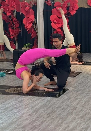 🔥 ADVANCED YOGA CLASS – Hanoi 🔥 🧘‍♂️ Elevate your practice – Nâng cao thực hành của bạn Every Saturday | Thứ Bảy ⏰ 9:30 AM – 11:00 AM 📍 Hà Nội, Việt Nam This Advanced Yoga Class is designed for dedicated practitioners who want to explore deeper levels of practice. Expect a strong and intelligent sequence including: ✨ Deep backbend flow ✨ Handstand & Pincha variations ✨ Strength mobility drills ✨ Hatha Vinyasa & Ashtanga inspired transitions ✨ Alignment, breath and control Each week the topic