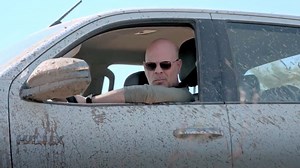 Realmente Bruce Willis no fue quien hizo aparición en dicho comercial si no su doble (Pablo Perillo, Actor Argentino) | Autos Full