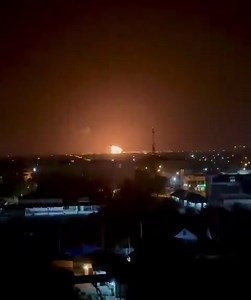 The Slavyansk-na-Kubani refinery in Krasnodar, Russia was lit up🔥 Update: The Bitumen plant, the Ilya oil refinery and a number of other objects in Krasnodar were also hit tonight. The Ilya refinery has been attacked previously. - Mat | Euromaidan, War in Ukraine