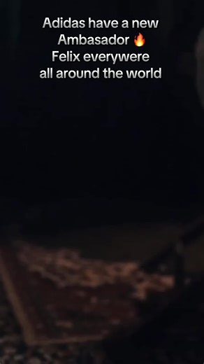 this dude is really everywhere.. our alien🔥🔥❤️❤️❤️#straykids #stay #love #felix #youmakestraykidsstay