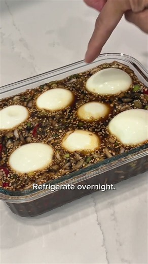 These Korean soy-marinated eggs are one of the easiest Korean side dishes you’ll ever make. 🇰🇷🥚