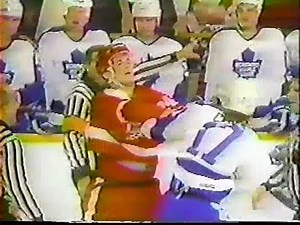 Wendel Clark vs Bob Probert Round 1 & Clark goes after Oates