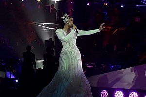 VIDEO Konser Rossa Tadi Malam Bertajuk 'Rossa The Journey of 21 Dazzling Years'