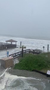 Hurricane Ian is close to making landfall along the South Carolina coast. Storm surge continues to worsen along the coast. This is video from Garden City Beach by Jennifer Horne | WCCB Charlotte's CW