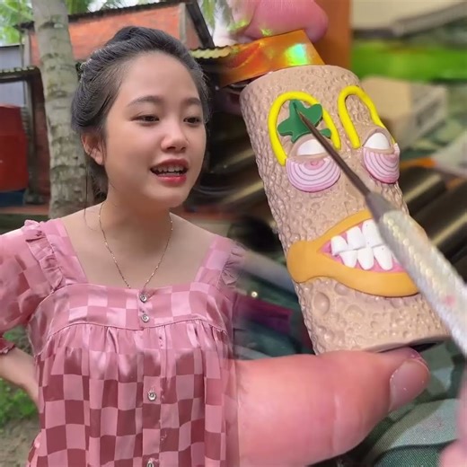 Cô Thắm thử thách bẻ “ Thanh Lò Xo 30kg “ Sinl #shorts