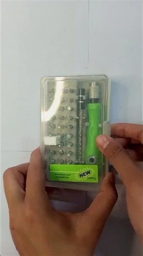 32 in 1 Precision Screwdriver Set with Green Handle