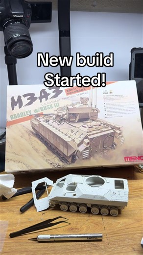This is a pretty cool kit. They actually make an addition interior kit for this kit, but I didn’t get that one. Maybe I will for another build. #scalemodel #scalemodeling #11charliescalemodeling #ModelBuilders #m3a3bradley