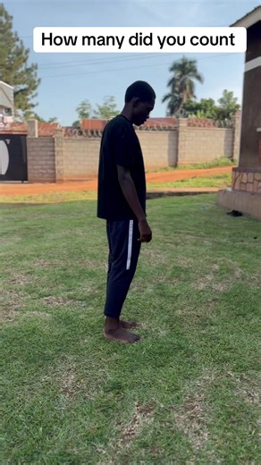 How many backflips did you count #backflips #backflipchallange #challengeaccepted #backflipchallengechallenge @shidpro😉 @𝑺ã𝒎𝒖ê𝒍 𝑴û𝒅𝒓ã𝒌~💙 @sky boss🇺🇬🇺🇬.gta