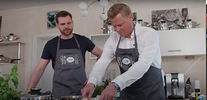 Werde Teil eines globalen Unternehmens mit über 50-jähriger Tradition. Ob als Vertriebspartner, Mitarbeiter im Innendienst, Auszubildender oder Dualer StudentIn, bei AMC Deutschland hast du viele Möglichkeiten dich persönlich weiterzuentwickeln. Starte jetzt deine Karriere bei AMC! Weitere Informationen findest du hier: https://ecs.page.link/2Ce8E | AMC