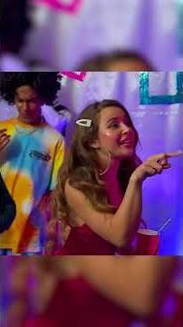 ΓΙΟΡΤΗ ΣΤΟ ΣΧΟΛΕΙΟ 🎉 Πώς θα τελειώσει το πάρτι της δημοφιλούς κοπέλας; KiKiDo Campus #Shorts