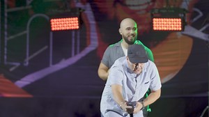 39K views · 682 reactions | Video Oficial do Audio Visual "Uendel Pinheiro Ao Vivo Em Manaus 2" Músicas: Sobrenatural _ Sem Radar _ Só Pro Meu Prazer Participação Bruno Diegues #Curta #Comente #Compartilha Assista Completo no Youtube https://youtu.be/rsZMWWbJ2Q4?si=eRrS0Y7ZUT2vBP9H ou ouçam todas Plataformas Digitais. https://onerpm.link/123738790029 | Uendel Pinheiro | Facebook