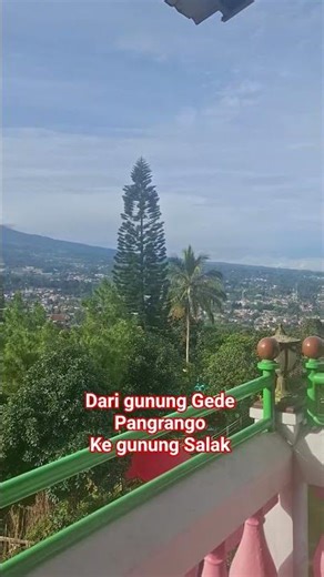 vila Java. view gunung Gede dan Gunung Salak