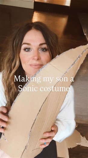 Danielle | DIY + DESIGN on Instagram: "Come back to see it all finished! And more costumes coming..who do you think it’ll be? I’m gonna need more coffee 🙃 #soniccostume #diysonic #sonicthehedgehog #diyhalloweencostume #halloweencostumeideas #soniccosplay #handmadecostume #easycostumeidea #halloweencostumeinspo #homemadehalloween"