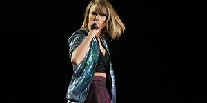 Taylor Swift Says She Owns ‘1989’ and ‘Swiftmas.’ Here’s why