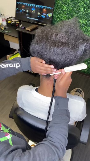 How to Use Edge Wax for Perfect Hair Styling