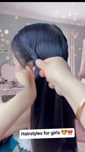 Hairstyles for girls 👧🎀Here are some **hairstyles for girls** that are absolutely **trendy** and so much fun to create! 👧🎀 I'm feeling super **inspired** to try this **delicate** braid, which I think will be my **new favorite** look. It’s truly a **work of art**, and I'm so **proud** of how it turned out. Plus, this **intricate** style is perfect for any occasion. Creating these **hairstyles for girls** always feels so **cozy** and rewarding. Let's all try this out and share our amazing **DI