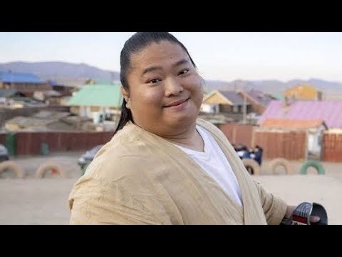 富栄ドラムの激変に驚きの声😲 役作りで見せた“ほっそり”姿「これ本当にドラム？」富栄ドラムが役作りでダイエットし話題に元力士・富栄ドラムの近影に驚き😲 すっきりした姿の理由とは