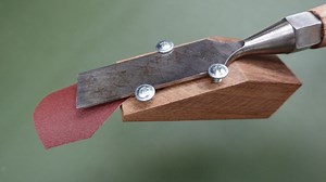 Sharpening a Chisel to Razor Sharp Precision