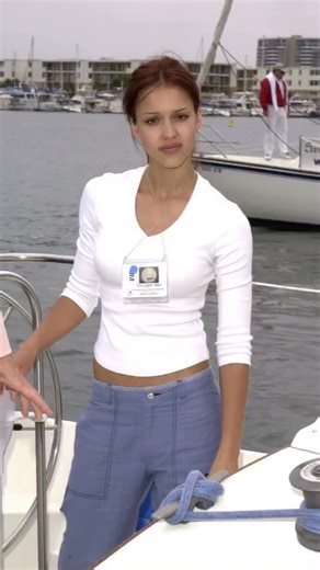 faded on Instagram: "Jessica Alba “Ms. Smith”. #jessicaalba #90s #00s #style #chic #fashion #actoress #2000s #y2k #icon #fashionmf #celebs #fyp #foru"