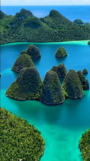 Let’s explore 10 fascinating facts about Indonesia! 🇮🇩