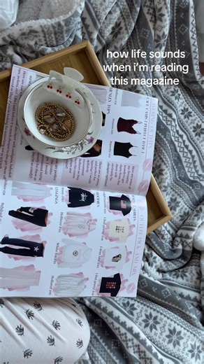 Your sign to buy a magazine!! Link in bio! 🎀 #girlymagazines #smallbusinessgirly #magazine #girly #magazinesbusiness