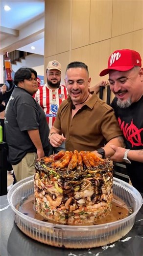 Mordida into giant habanero cake * GONE WRONG * #cake #mordida #giant #seafood