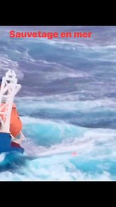 Sauvetage en mer ⛴️ #mer #pêche | Petit Bateau Cotier