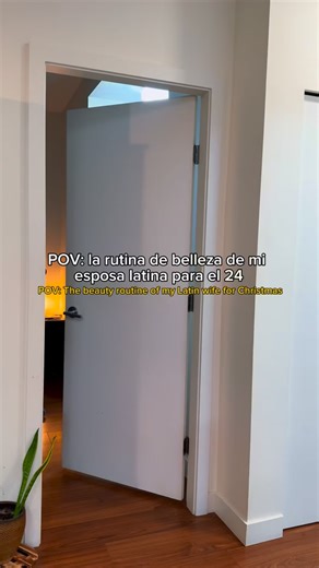 The Chus on Instagram: "JAJAJAJA 3 años viendo es rutina y hasta tiempo le queda para hacerse las uñas de las manos y los pies🤣🤣 ufff hasta el pelo se pinta sola😏 Quien más así?🤣 . . . #colombia #latinas #venezolanas #esposalatina #latinosenelmundo #latinasenusa #latinasencanada #24dic"