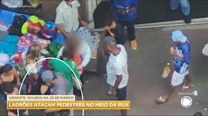 495K views · 8.2K reactions | Exclusivo | A equipe da Record TV flagrou várias ações de criminosos em plena luz do dia na região da 25 de Março, no centro de São Paulo. O local é o maior centro de comércio popular do Brasil. A presença da polícia no local não inibe o crime. | Fala Brasil | Facebook