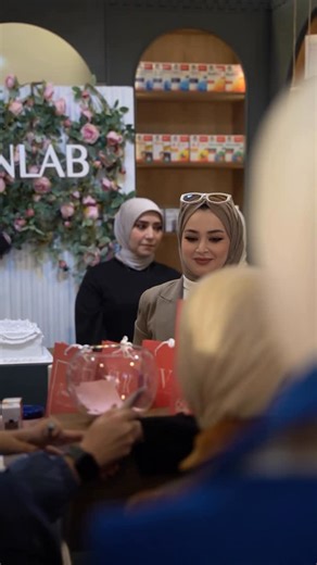 ‎Ph.Shahad Alyouzbaky | الصيدلانية شهد اليوزبكي‎ on Instagram‎: "⁨ ⁨ نشارككم جانب من أفتتاح صيدلية السّمة .. صيدلية تقدملكم افضل منتجات العناية بالبشرة والشعر والصحة العامة الصيدلانية شهد اليوزبكي خبرة ٥ سنوات بمجال العناية بالبشرة والشعر والاستشارات التجميلية عنواننا الزهور مقابل دورة النافورة #الصيدلانية_شهد_اليوزبكي #عناية_بالبشرة #موصل #اكسبلور #iraq⁩⁩"‎