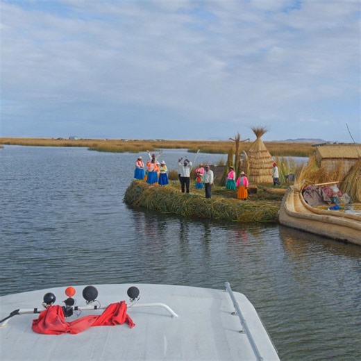 Flex your skills with textile making and spend time at Lake Titicaca. | Intrepid Travel