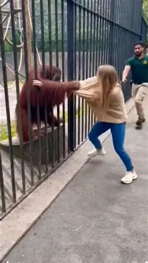 حين يضع الله رحمته في قلب غيرك، فاعلم أن اللطيف قد تكفّل بك، وسخّر لك من لا تعلم #ytshorts #shorts