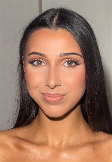 Soft and sculpted 🤎 #softglam #bronzed #makeup #sculpted #bridalmakeup #formal #flawlessmakeup #mua