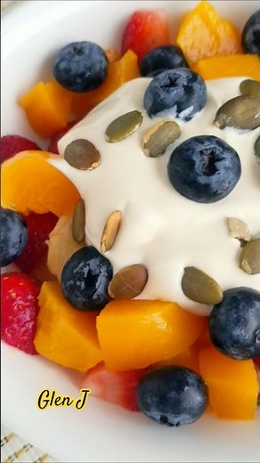 FRUIT SALAD WITH YOGURT