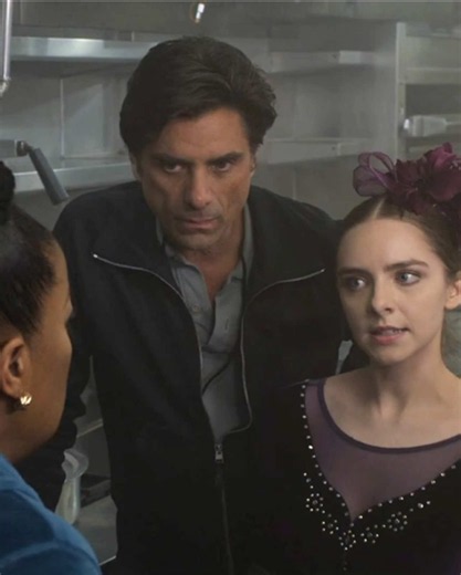 Revisiting this little scene after the mini big shot reunion at #d23 💖@@johnstamos##yvettenicolebrown##bigshot##disney