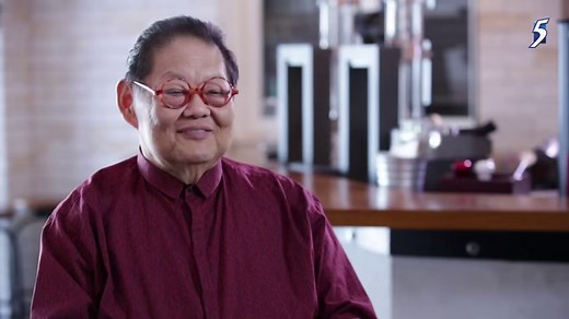 Almost everyone seems to have a favourite soft drink, but there’s one that seems to be very popular with our celebrities. Do you know where Kickapoo comes from, and the story behind its quirky name? Find out on the Drinks List tonight at 8pm! #TheDrinksListCh5 http://bit.ly/291GHnS | Mediacorp