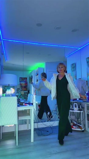 Golden queen (@goldensuperqueen)’s videos with original sound - Golden queen