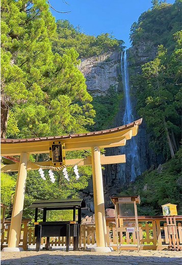 日本一の美しい滝：那智の滝の絶景