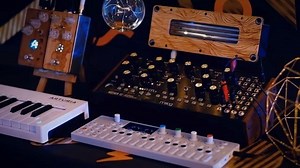 An other exemple to show how to use the Element and the Utopia on a synth thanks to the amazing @select_tunes 😍🙏 #springreverb #moog #analogdelay #anasounds #effectpedals | Anasounds