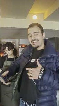 Κέρασα το τραπέζι σε τυχαία παρέα #shorts