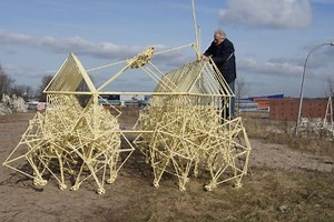 Mechanical Animals: 36 Steampunk Sculptures & Robots