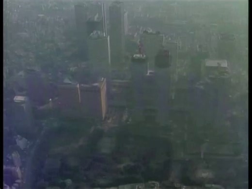 36年前の今日、こんな刑事ドラマが日テレ金曜20時から始まりました。「ゴリラ 警視庁捜査第8班」で壮絶な殉職シーンを演じた舘ひろしさんが、わずか5日後に華麗に復帰！ハードボイルド路線でスタートするも、途中で主役の舘さんが自社の刑事ドラマに出演する為に降板。後任に郷ひろみさんを迎え、暗いストーリーも多い中、約1年放送されました。パート2になると主役は水谷 豊さんになり、作風もガラリと変わって、前作にあったようなレギュラー刑事の殉職などないコメディタッチの明るい作品になりました。パート2が1年、同じく主演が水谷さんのパート3が8ヶ月ほど放送されて終了しました。タイトルが同じで、主役が変わるという珍しい刑事ドラマでしたね。#刑事貴族 #刑事貴族2 #刑事貴族3 #舘ひろし #郷ひろみ #水谷豊