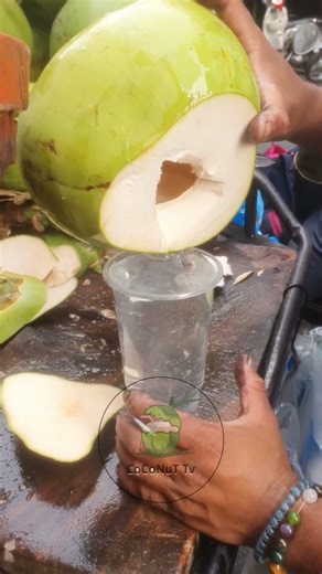 Amazing Freestyle Coconut Cutting Skills